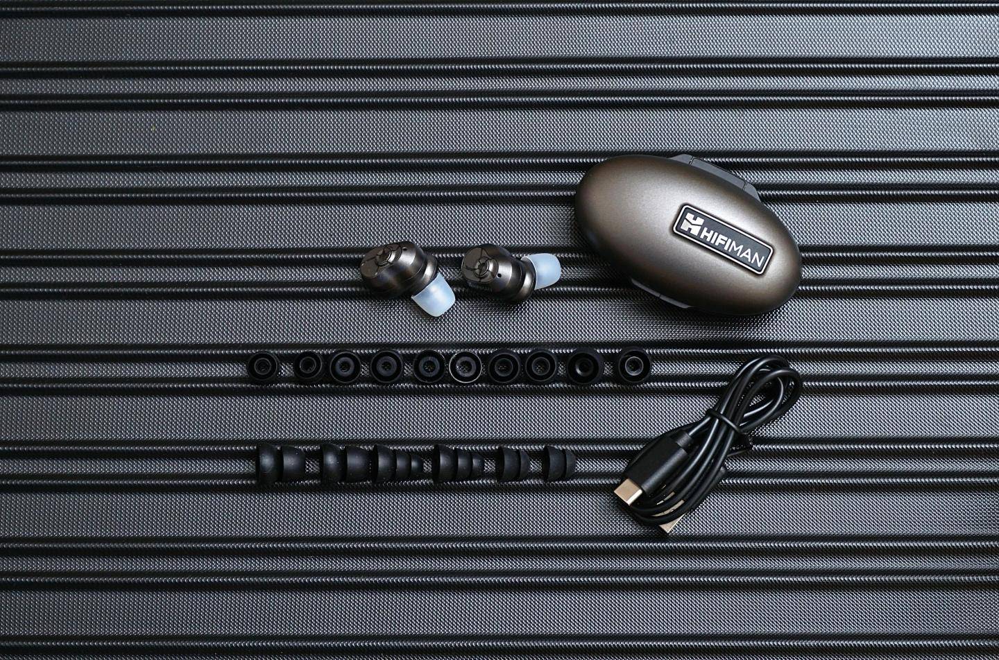 苹果tws对比airpodspro,airpodsprotws600