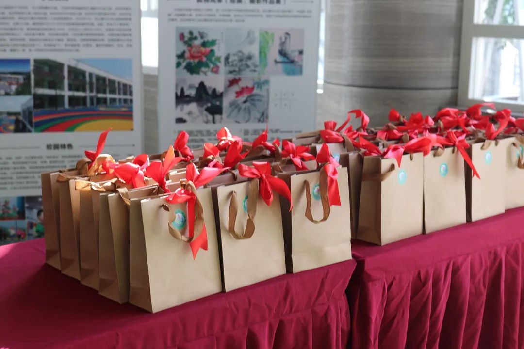 太暖心!新学期教室里这块特殊的黑板,羡慕了多少人