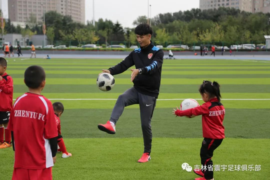 震宇篮球训练营,震宇足球