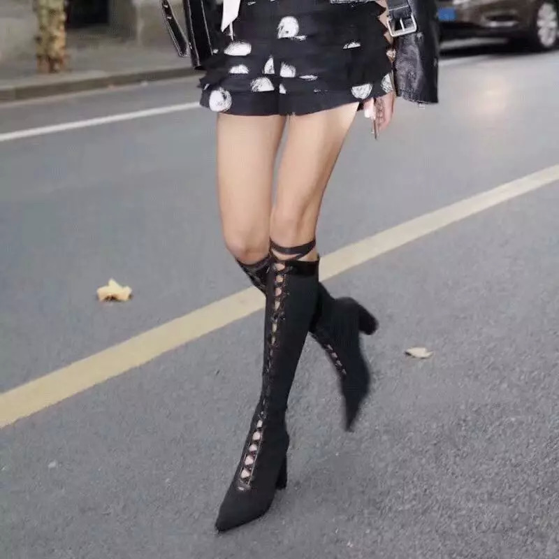 小个子秋冬穿什么款靴子显腿长,显腿细又直的时尚爆款靴子