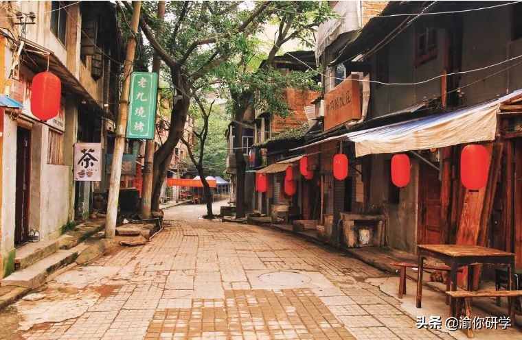 黄水小学《追寻红色足迹，争做阳光少年》重庆研学旅行圆满结束