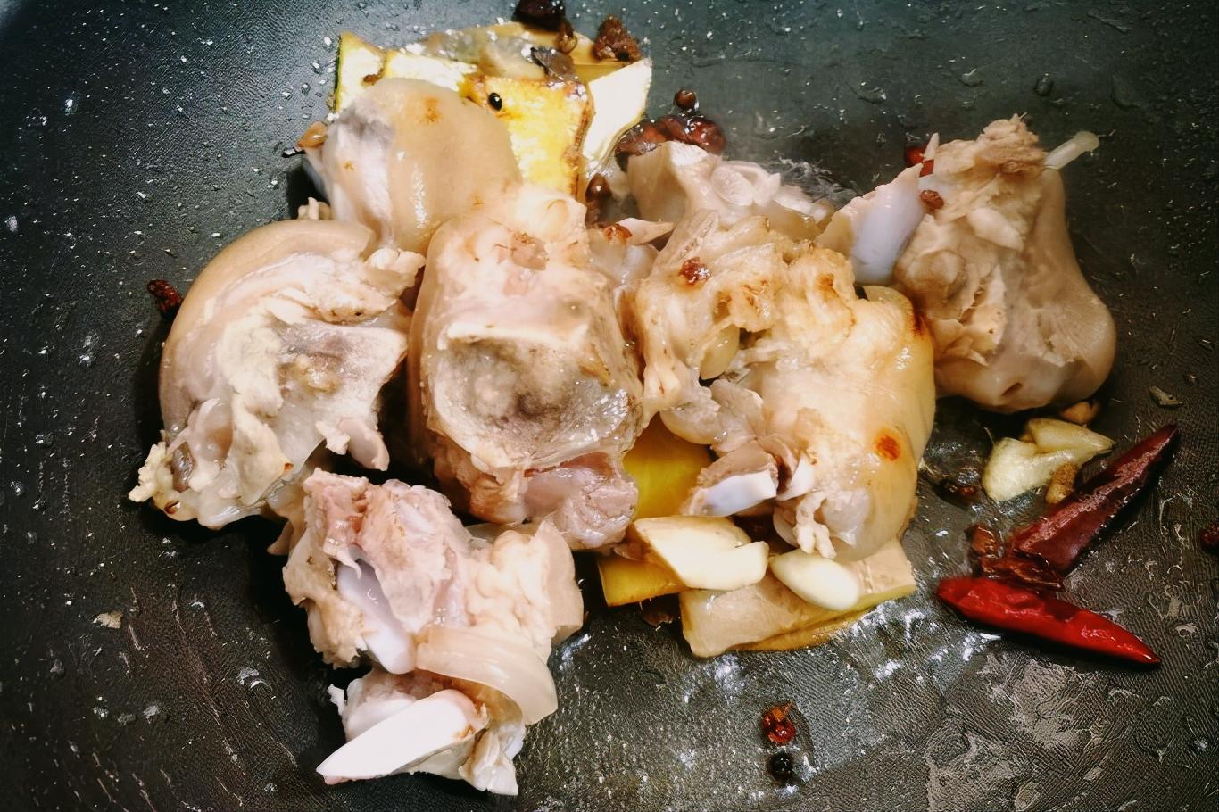 怎样炖猪蹄才能软烂不柴,炖猪蹄时牢记三不放