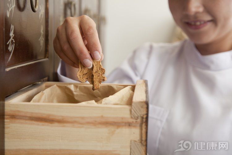 中药最常用的四大鉴定方法,造假最多的10味中药该如何鉴别