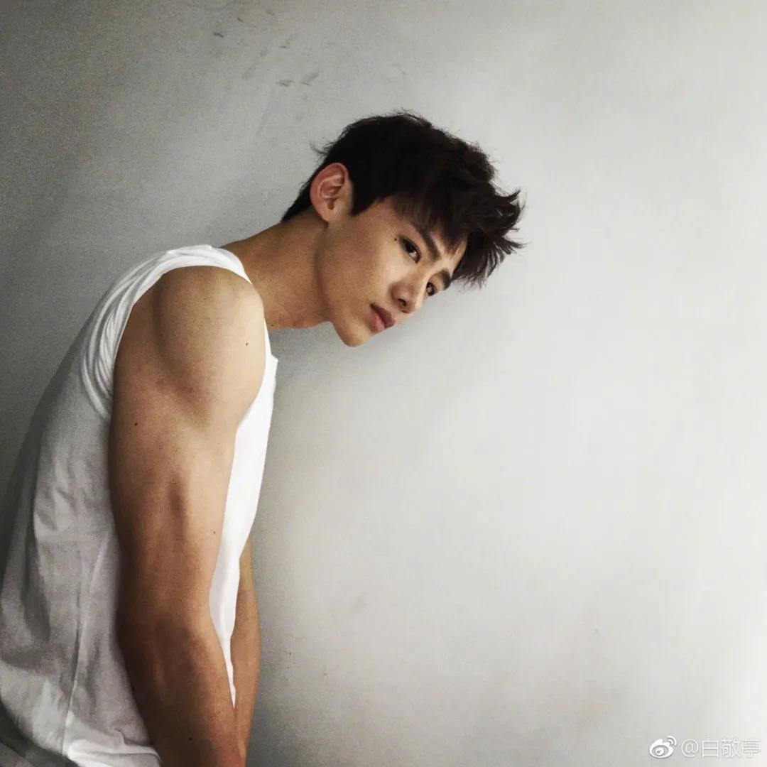 男明星注意形象,男明星绅士细节