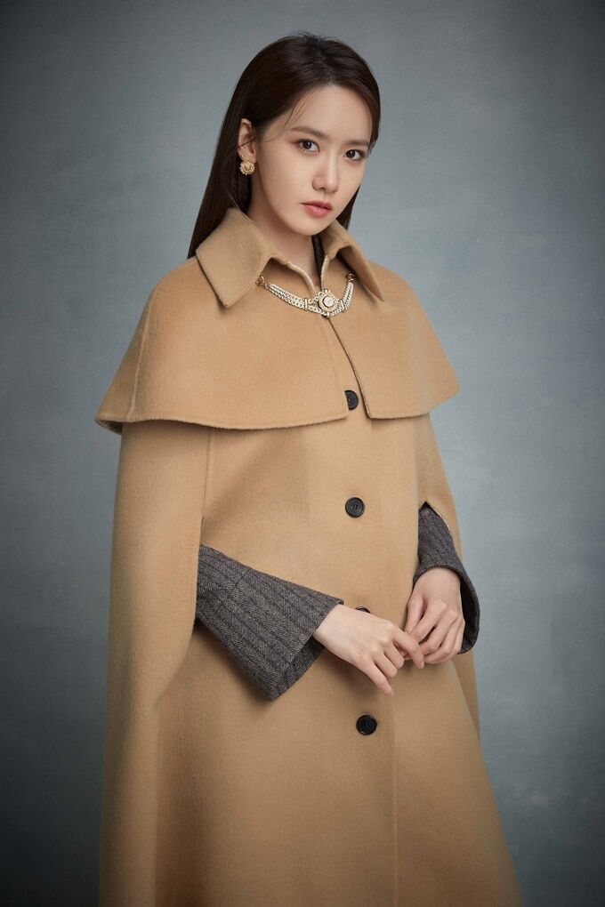 林允儿穿搭冬季,林允儿大冬天穿棉服配短裙来秀腿