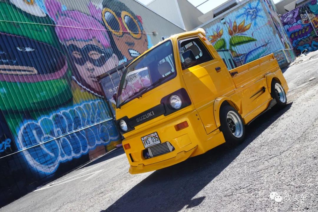 中置四驱五速手动的双门超跑,今晚我在秋名山等你