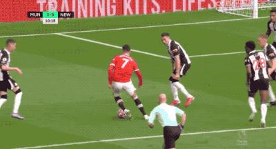 c罗回归曼联首秀梅开二度bgm,c罗首秀梅开二度弗格森