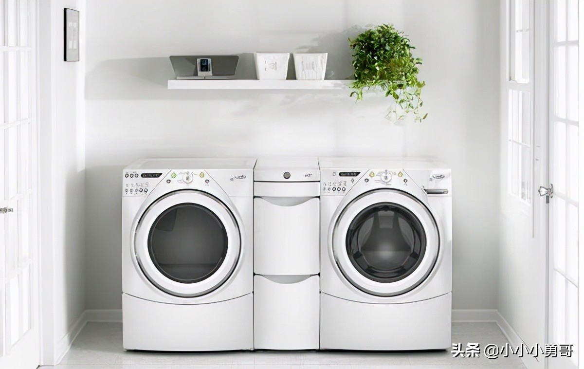 刚洗好的衣服总是会沾满毛絮,洗衣机洗带有粘条衣物怎么洗