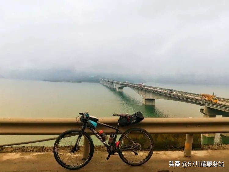 成都到香格里拉环线游路线图,成都318云南香格里拉