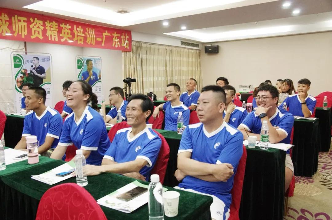 2022年校园足球怎么发展,校园足球怎么发展