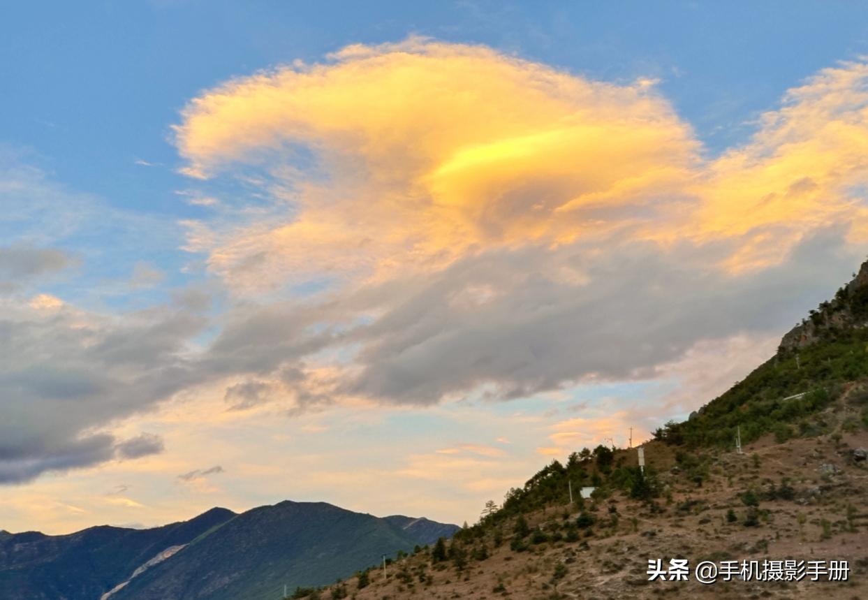 稻城亚丁星球最后一块净土,稻城亚丁的蓝色星球