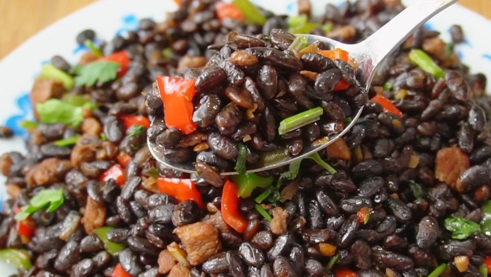 夏天黑豆这样吃,夏天黑豆浆配什么吃最好