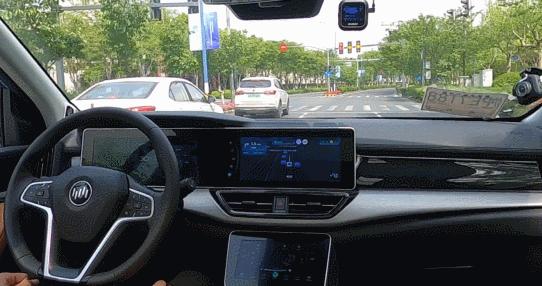 百度apollo自动驾驶汽车曝光,百度apollo和特斯拉