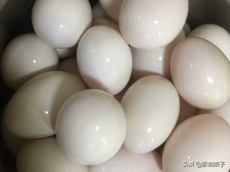 咸鸭蛋怎么腌制才能个个流油,咸鸭蛋怎么腌制才能起沙流油