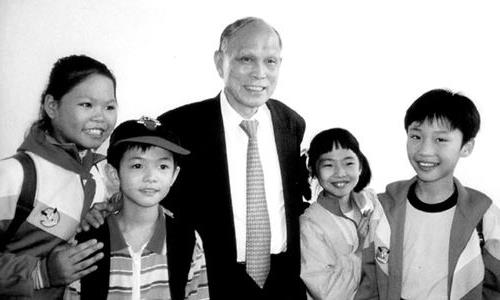 被赌王坑,三妻十子,亿万豪门白手起,香港霍家乘风破浪记