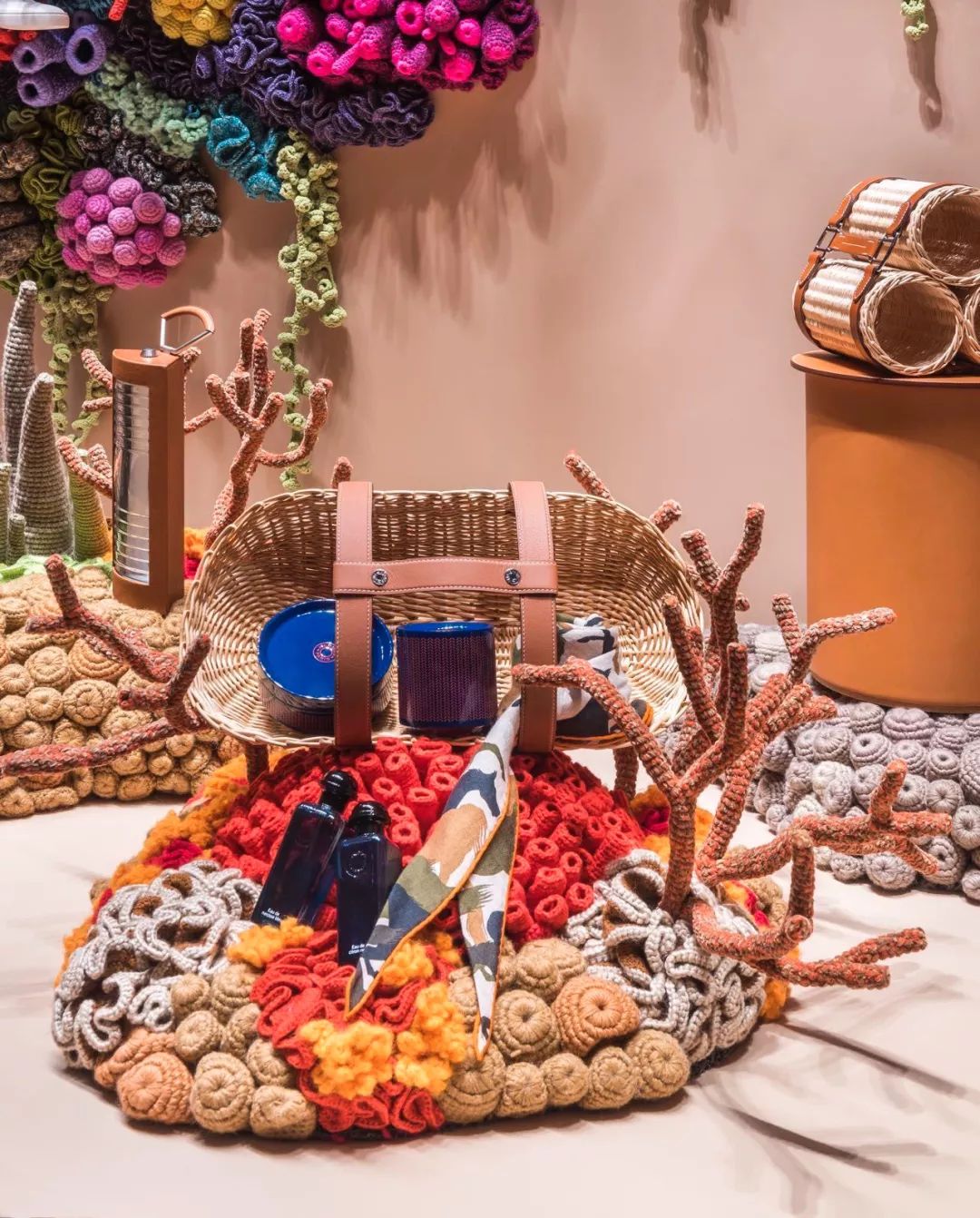 爱马仕橱窗展示设计手绘图,爱马仕2023橱窗设计最新款