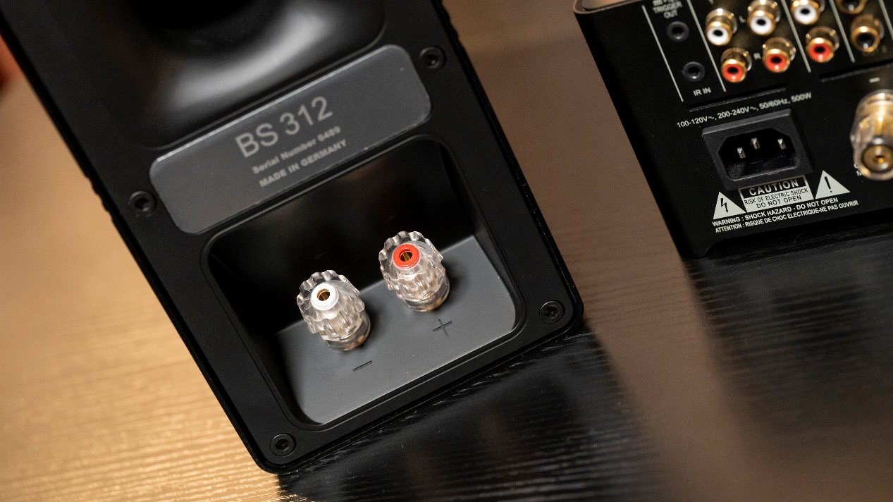 写给进阶音响爱好者—英国NAD+ELAC全功能套装把玩有感