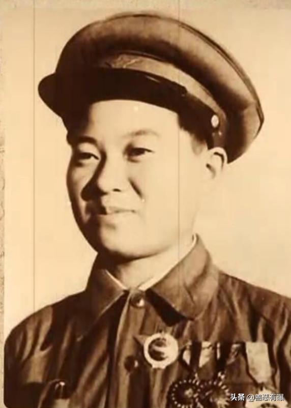 郭俊卿女扮男装照片,郭俊卿14岁剃光头参军