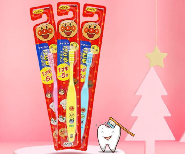 宝宝长牙了就要每天早晚刷牙啦,宝宝长牙不爱吃饭怎么整