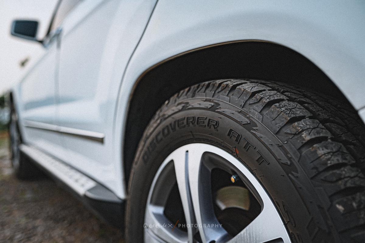 奔驰glk3003.0自然吸气雪地测试,glk300露营