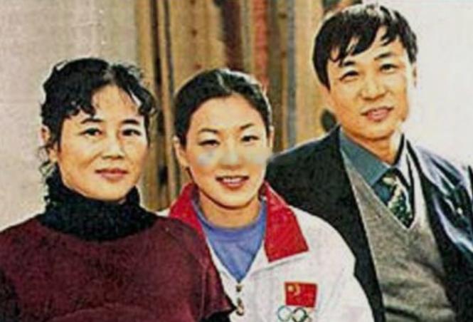 跳水女王郭晶晶和伏明霞漫画版,跳水皇后伏明霞和郭晶晶的区别