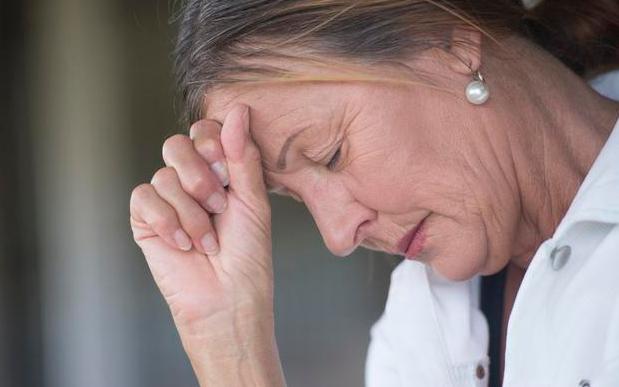 更年期火气很暴躁,更年期暴躁易怒能把家人逼疯