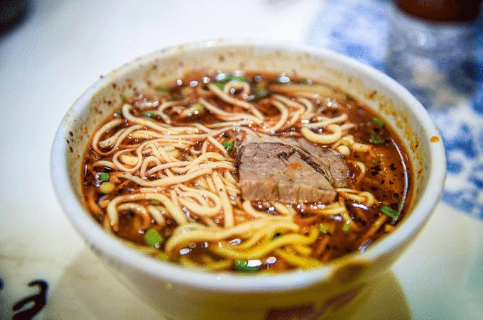 雅丹一日游最佳去处,水上雅丹游玩避坑