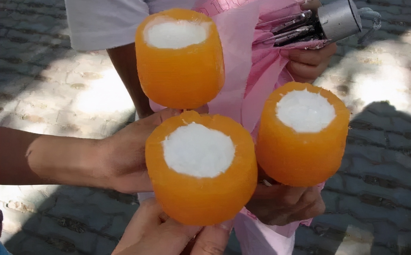 最贵的雪糕钟薛高是什么口味 (专家谈钟薛高雪糕价钱)