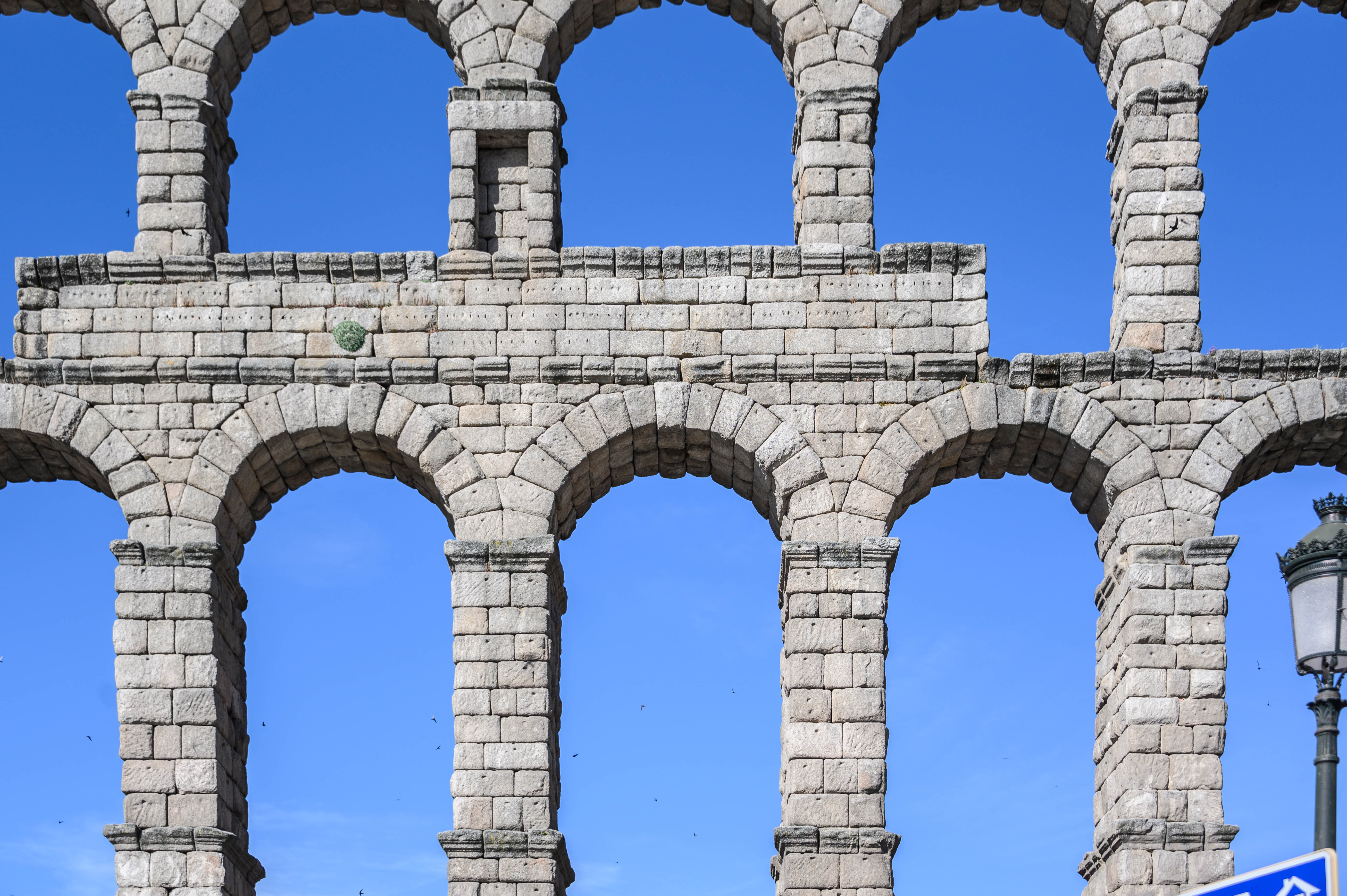 在西班牙，上洗手间要先买咖啡，还发现了迪士尼的公主城堡原型