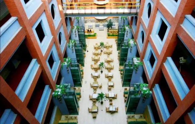 西安欧亚学院有贵族学校吗,西安欧亚学院是国家的吗