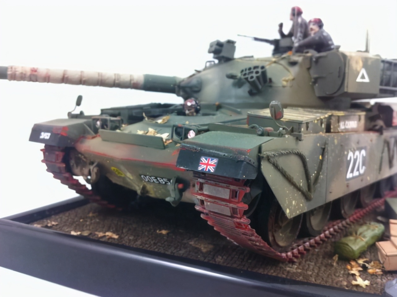 如何做逼真的坦克,怎么做坦克模型不要遥控