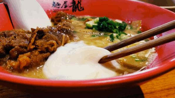 学生时代勾你馋虫的街边店，你和它上一次见面隔了几年？