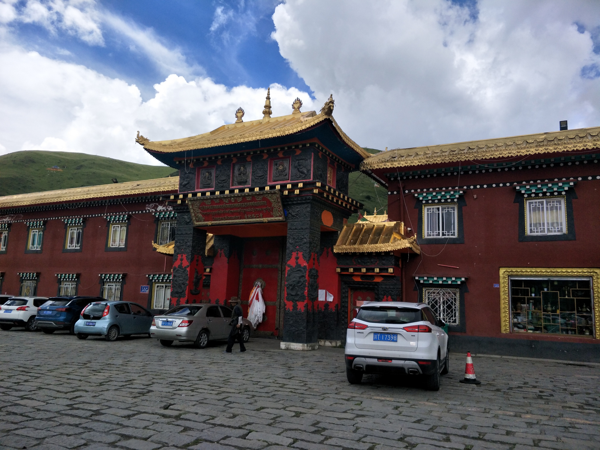 318国道沿途能感受到最明显的变化,318国道沿途的风景有哪些