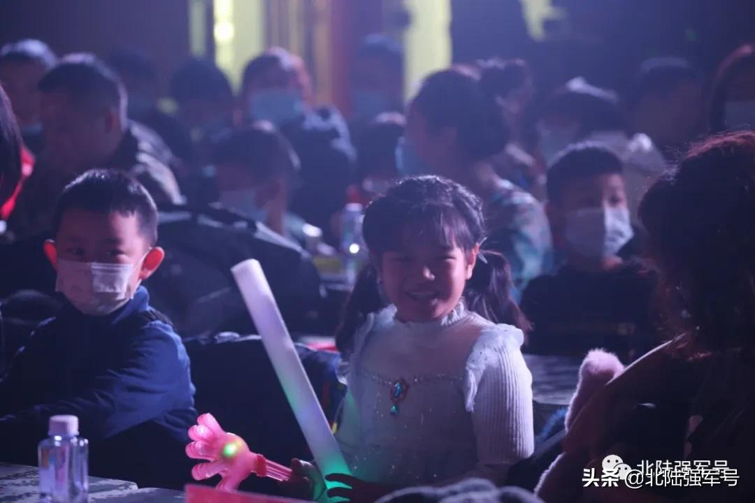 军营春晚嗨翻全场,军营春晚众星闪耀你喜欢哪一款