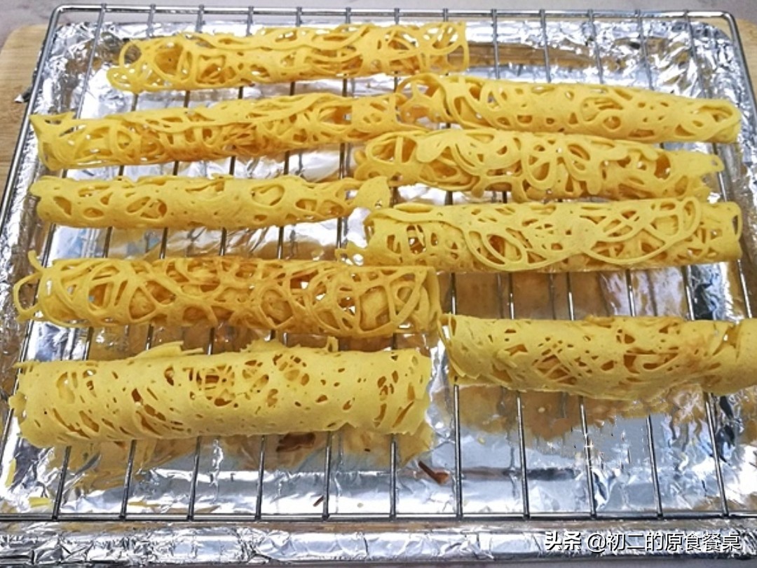 蕾丝蛋卷，丝绸轻柔的点心，10分钟就调好面糊，现做现吃好方便