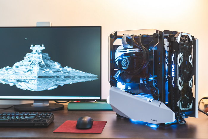 圣诞节前装一台白色的ITX性能钢炮游戏主机