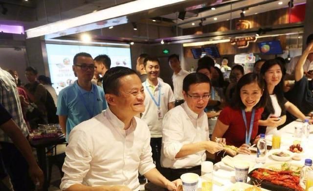 马云回应未来30年发生5个新变化,马云说未来会被替代掉的工作