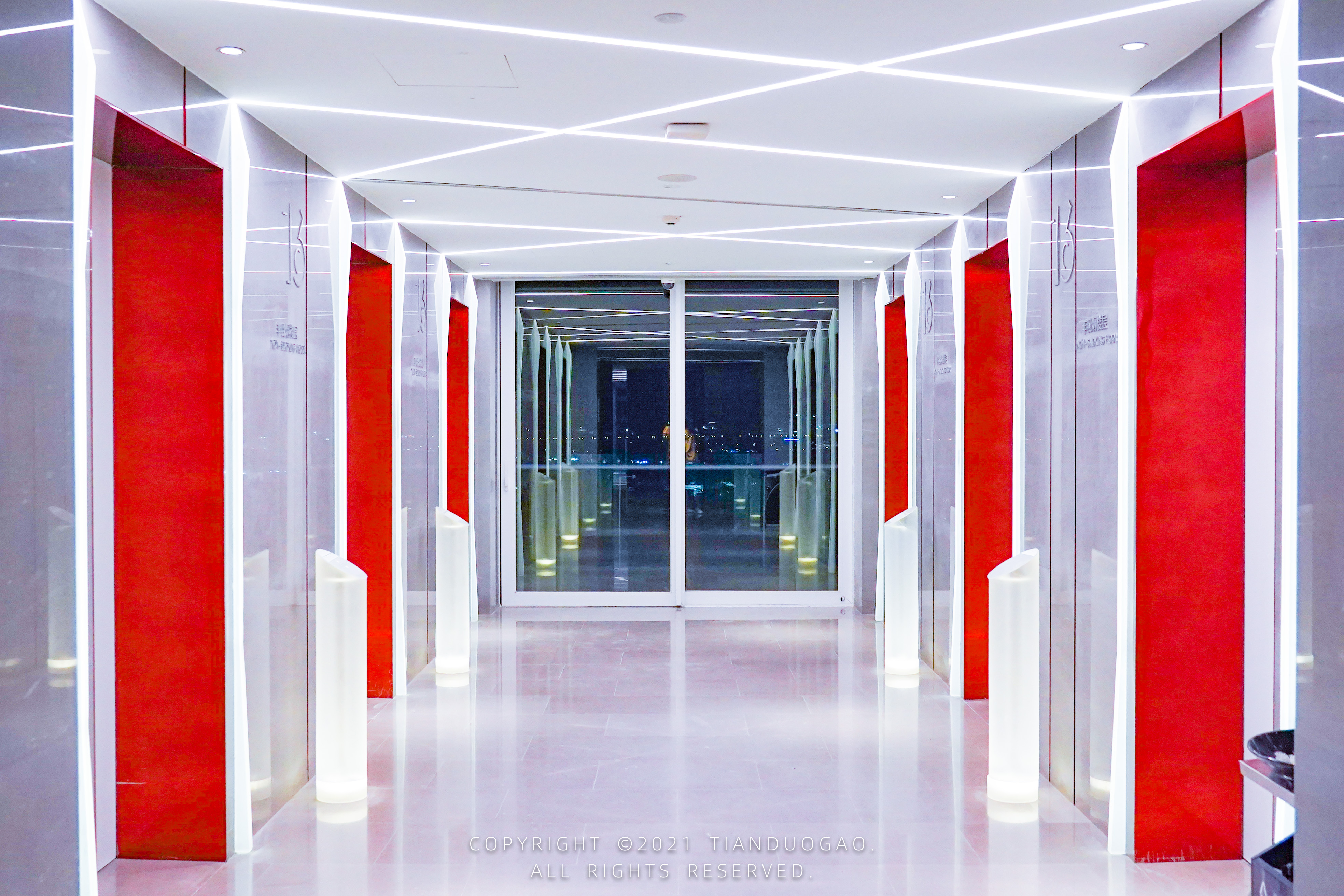 家有晴宝去三亚旅行住七星酒店,三亚大树七星酒店