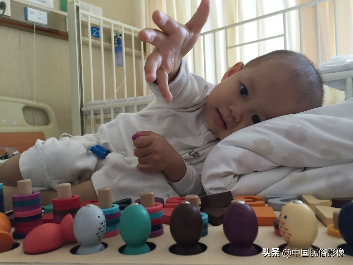 小朋友长牙齿发低烧,长牙引起的低烧一般要几天