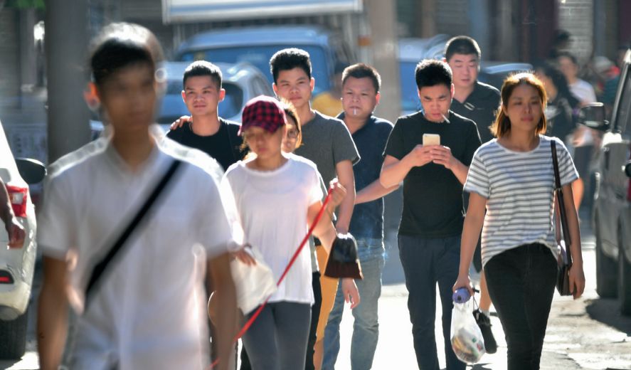 深圳最大城中村*迁拆**后,亿万富豪和贫穷“深漂”何去何从?