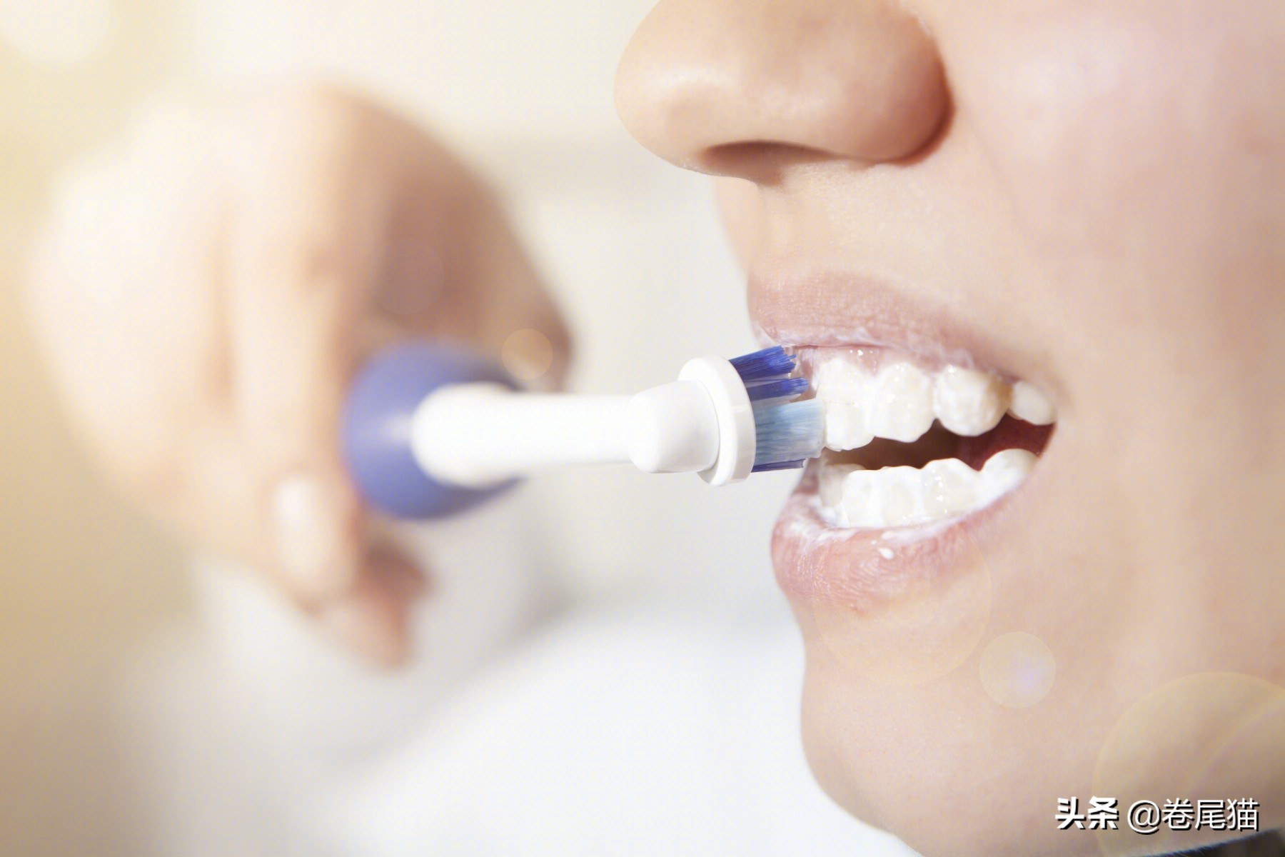 飞利浦电动牙刷送父母,飞利浦360度无死角电动牙刷