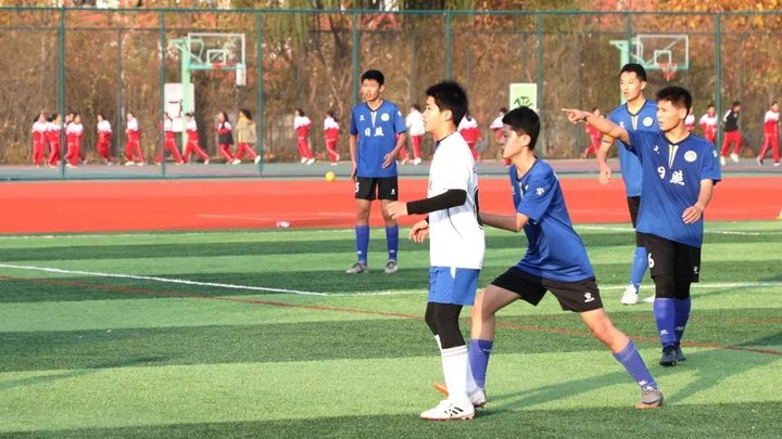 日照新营中学足球队赴武汉比赛,日照新营中学2017