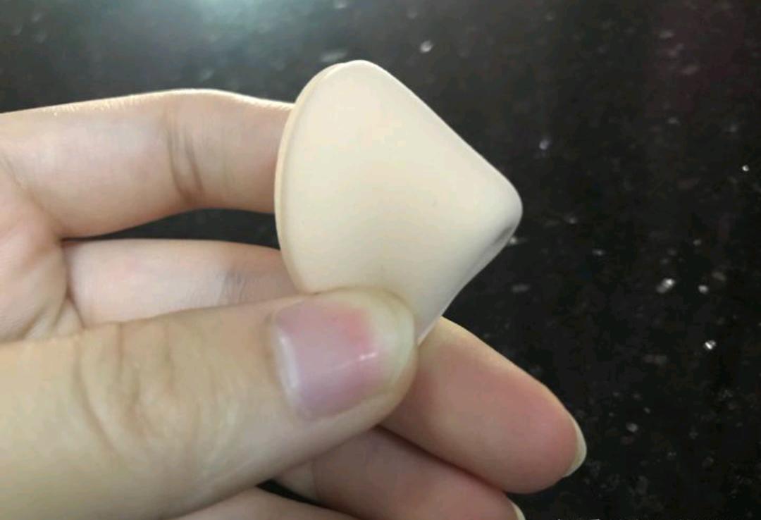 怎样化出清透完美的底妆？这些小技巧你要知道