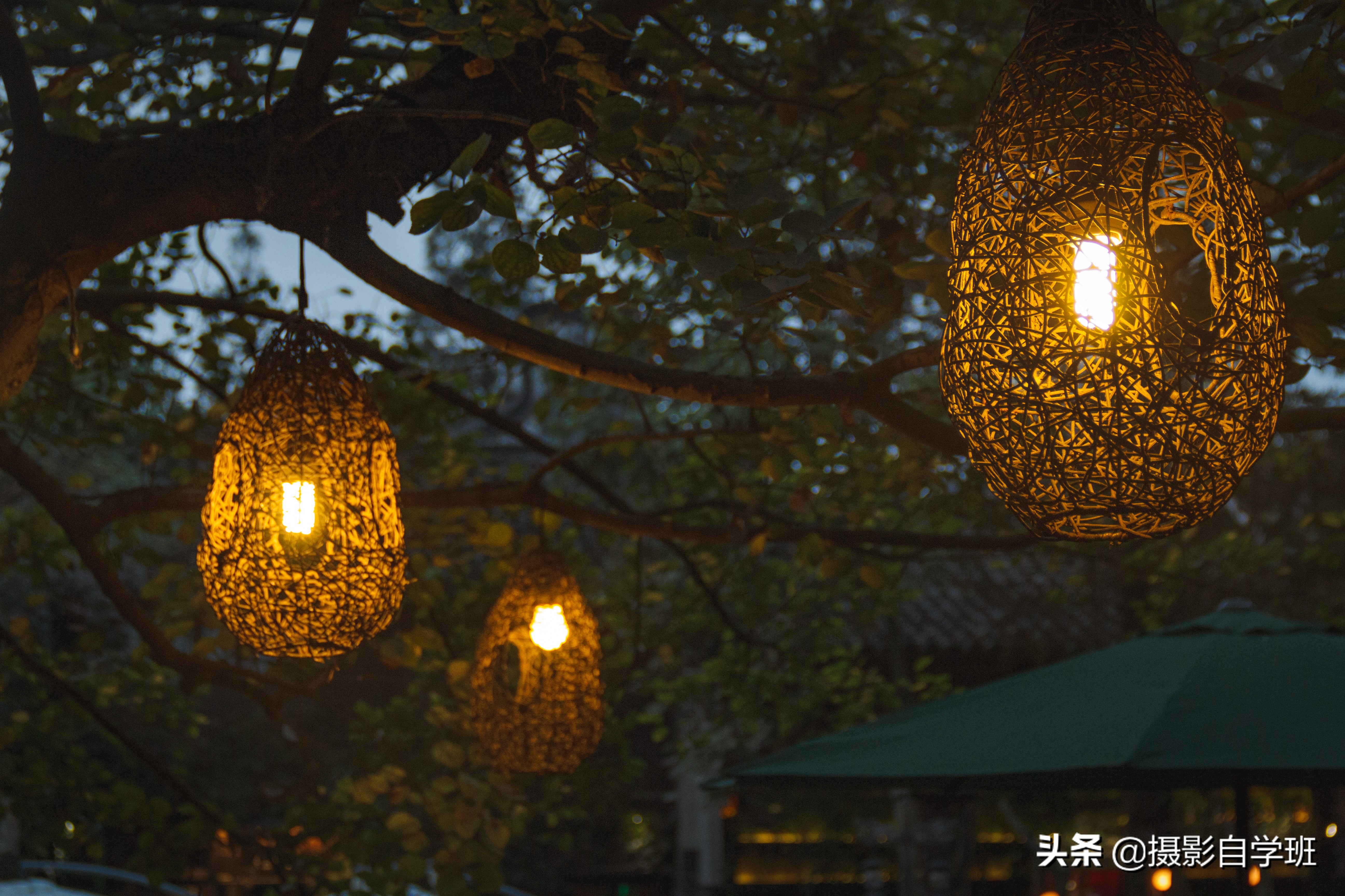 家里的灯可以变颜色,家里的灯还能这样拍