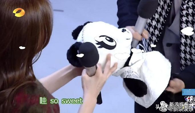 吴昕一次穿三件衣服,吴昕卖60元的礼物