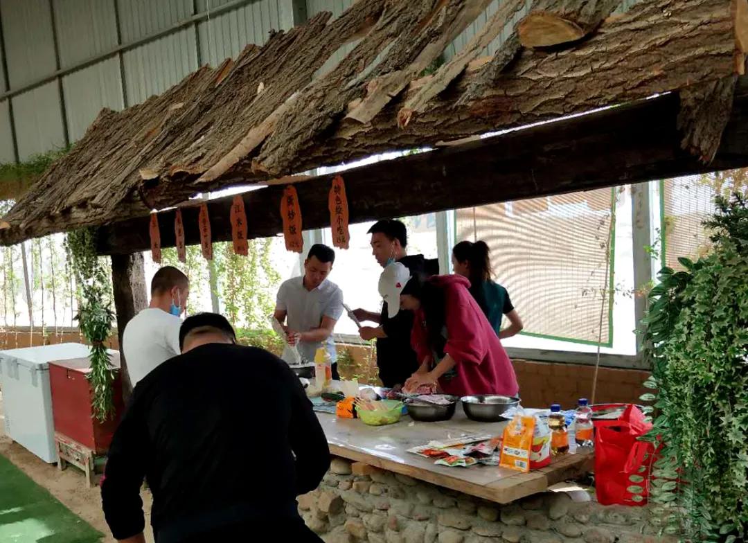 人生得意须摆摊什么意思,人生得意须摆摊
