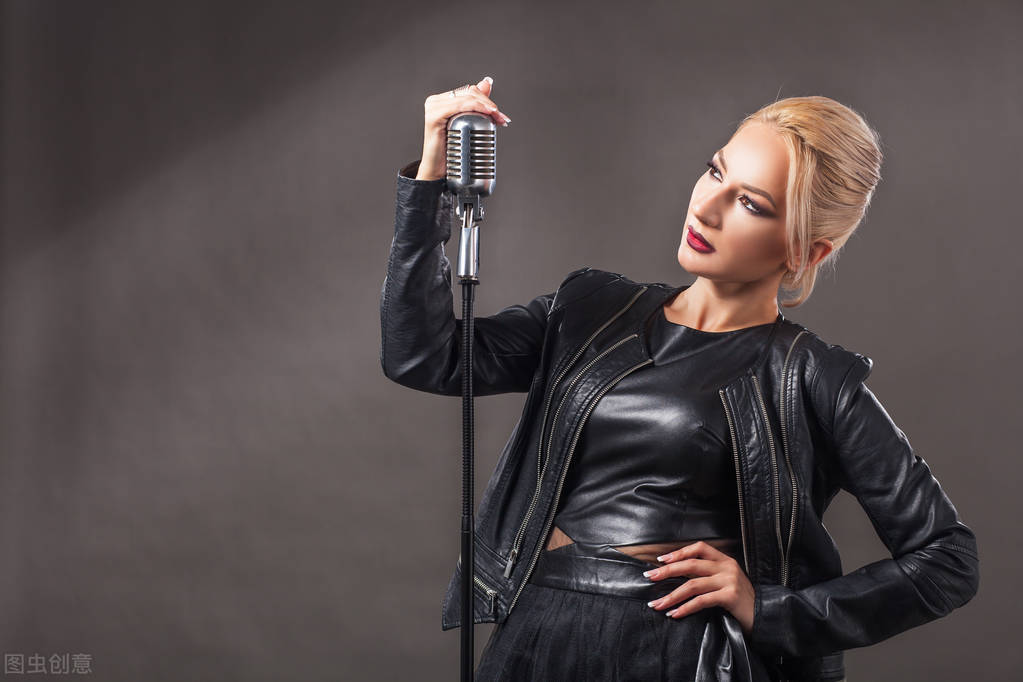 唱歌软腭的作用,唱歌抬软腭最正确的感觉