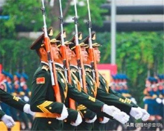 香港警察用什么步枪,ak47第一次阅兵
