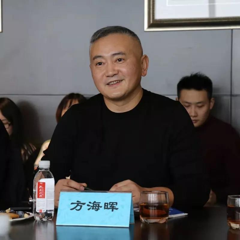 遭遇金融危机成功翻身，他的公司创下山东第一，为母校壕捐500万