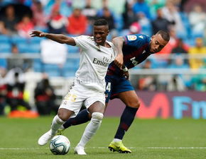 罗比尼奥单车少年,罗比尼奥单车过人集锦